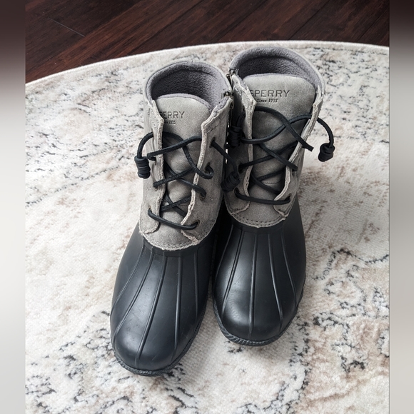 Sperry Shoes - Sperry black and gray leather duck rain boots